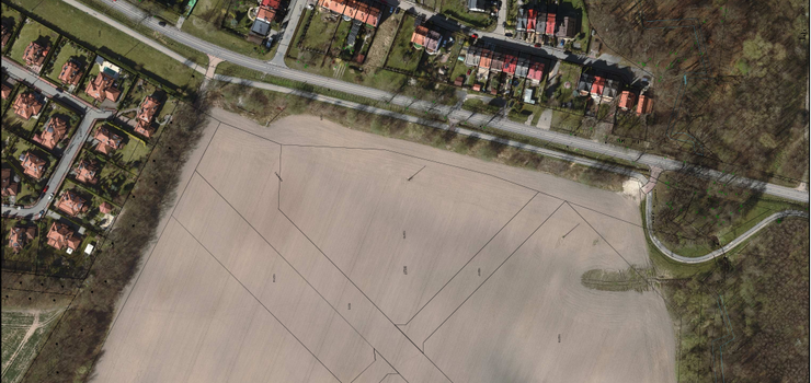 Działki na Bielanach idą pod młotek. Miasto może zarobić ponad 10 mln zł