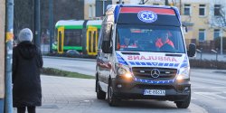 Zdarza si�, �e ofiarom wypadk�w pomagaj� stra�acy. Problem braku karetek zostanie rozwi�zany?