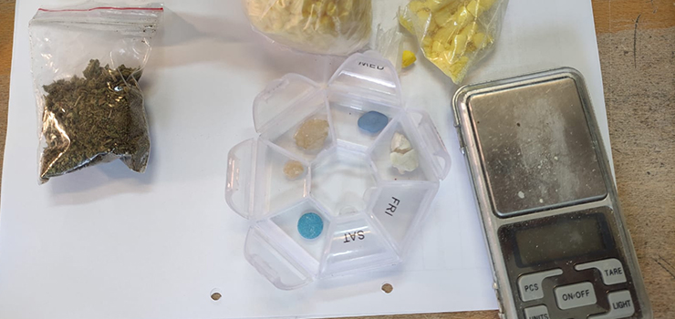 Kierowca: Znalazłem narkotyki na parkingu przed hipermarketem… Gdyby nie zasnął uniknąłby aresztu