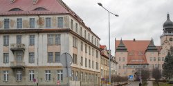 Wszyscy urzdnicy mieli by dostpni w jednym miejscu. Dlaczego ten plan nie zostanie zrealizowany?