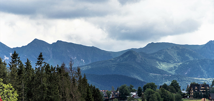 Polacy lubią wyjeżdżać na Święta. Dokąd jadą? Eksperci sprawdzają