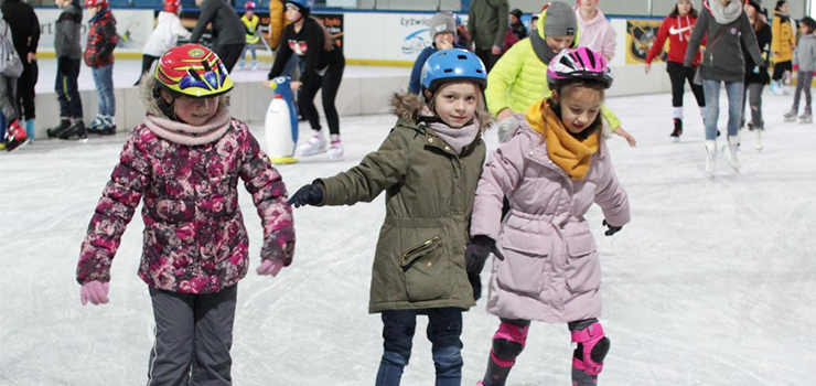 Baseny, lodowisko i tor w czasie świąteczno-noworocznym