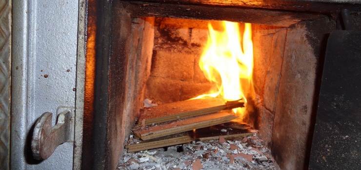 W Elblągu przeprowadzono prawie tysiąc kontroli. "Mieszkańcy palą przeróżnymi rzeczami"