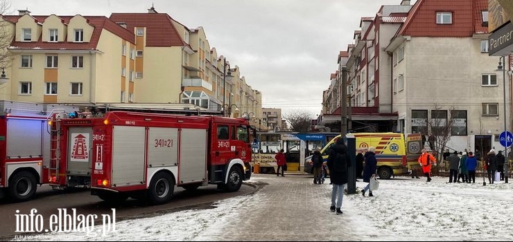 11-letnia dziewczynka potrcona przez tramwaj linii 2. Zostaa zabrana do szpitala 