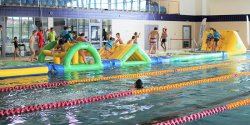 Ferie z wodnym torem przeszk�d