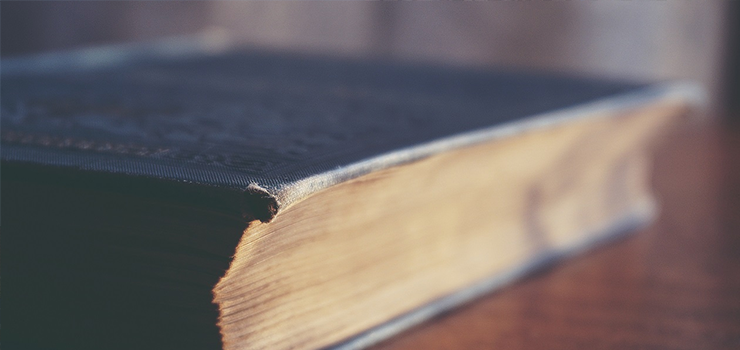 Inwestycja w używane książki zyskuje na popularności – dlaczego