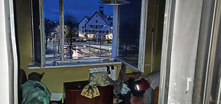 Pożar w mieszkaniu przy Królewieckiej. Nieprzytomna kobieta z oparzeniami w szpitalu - zdjęcia z mieszkania