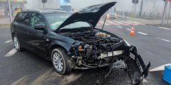 P�k. D�bka: Zderzenie dw�ch aut. Jedna osoba poszkodowana 