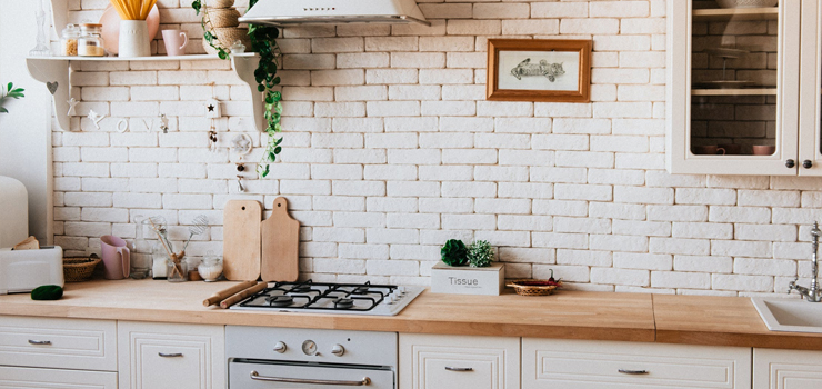 Sprawdź jak wybrać blat kuchenny stający na wysokości zadania