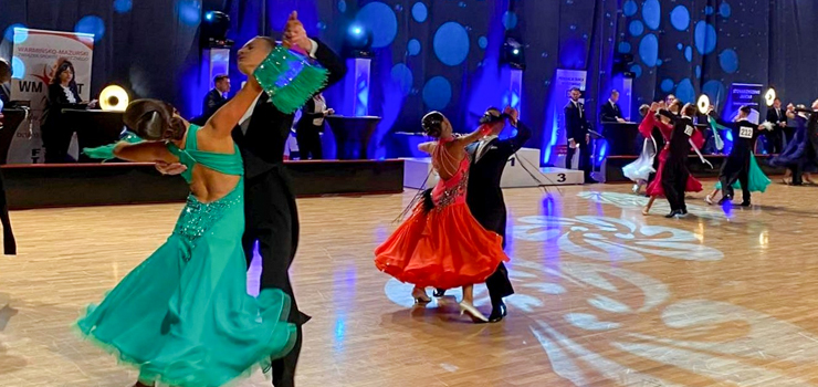 Sukcesy elbląskich tancerzy. Ogólnopolski Turniej Tańca Sportowego "Jantar 2002"