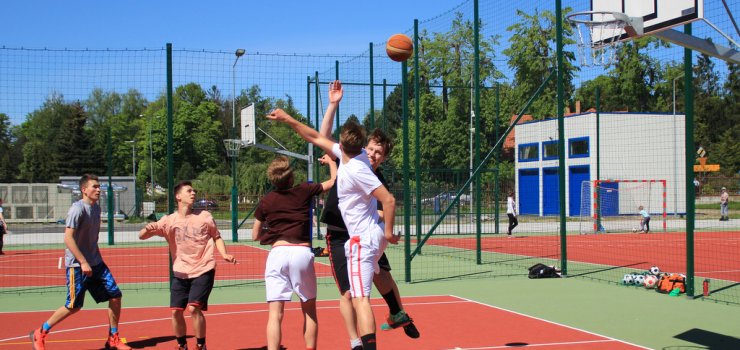 Tor i basen na sportowo