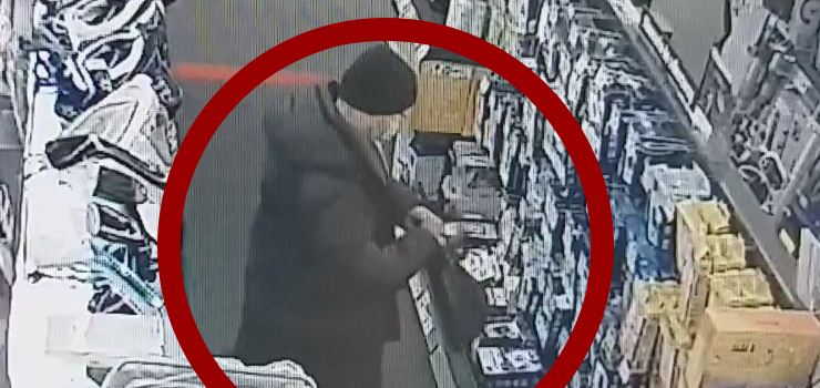 Policjanci poszukują mężczyzny widocznego na nagraniu