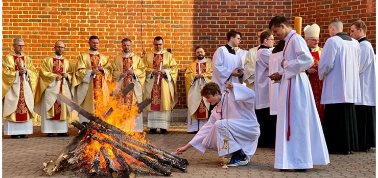 Zobacz, co w Wielką Sobotę działo się w Katedrze św. Mikołaja