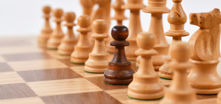 14 maja - dobry dzień na szachy!" lub "Zaproszenie na turniej szachowy do I LO