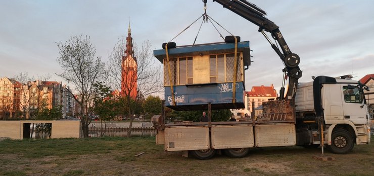 Elblg: Drugie ycie kiosku... Na pocztek przeprowadzka na Wysp Spichrzw