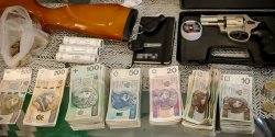 Zatrzymano podejrzanych o organizowanie nielegalnych gier hazardowych. "Zabezpieczono ok. 350 szt. automatw"
