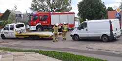 Kolizja dw�ch aut na skrzy�owaniu w Milejewie