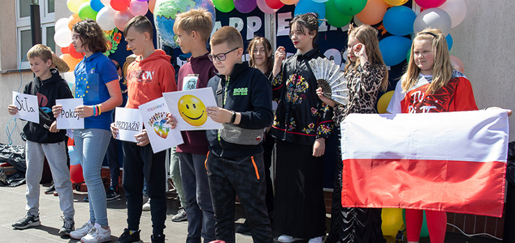 Festyn rodzinny ,,Budujemy mosty przyjani''
