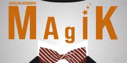 Scena przy stoliku ju dzi. Tym razem na deskach teatru "Magik"