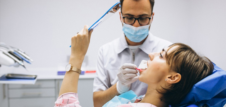 Elbląg: Do dentysty na NFZ. Gdzie dostaniemy się od ręki, a gdzie poczekamy ponad rok?