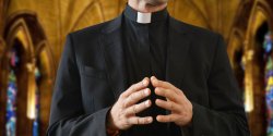 Diecezja elbl�ska: Ksi�dz oskar�ony o molestowanie dziewczynki ukarany przez s�d ko�cielny�