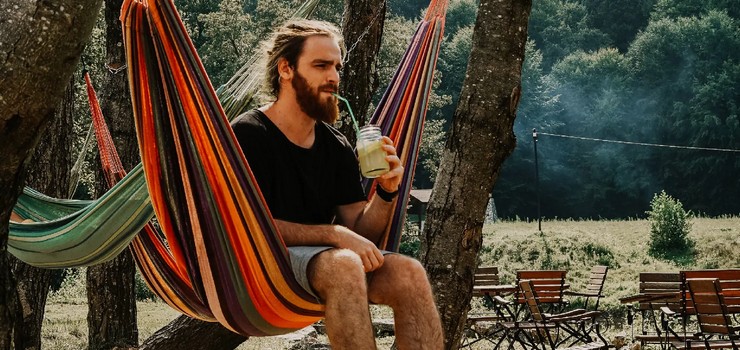 Aż 59 proc. Polaków w tym roku nie pojedzie na urlop. Jak wypocząć, gdy nie planujesz dłuższego wyjazdu?