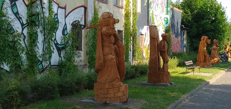 Zmiany przy ul. Wybrzeże Gdańskie. To dobra lokalizacja na drewniane rzeźby?