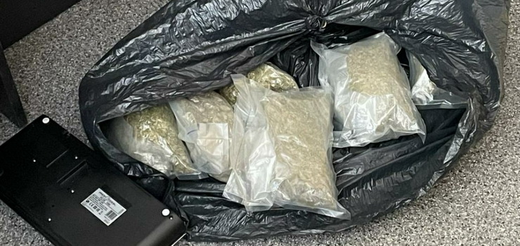Policyjne zatrzymanie. 1,7 kilograma marihuany oraz tabletki ecstasy