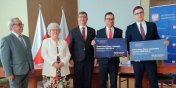 Grube miliony dla obszarw popegeerowskich. Samorzdowcy otrzymali promesy