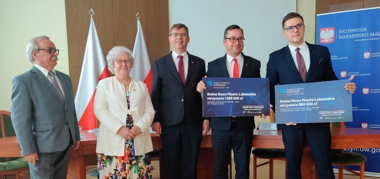 Grube miliony dla obszarów popegeerowskich. Samorządowcy otrzymali promesy