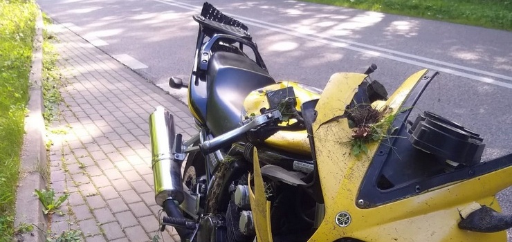 Groźne zdarzenie z udziałem motocyklisty. Jechał za szybko i wypadł z drogi