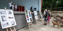 XXV letni Salon Muzyczny Ba�antarnia. Galeria w lesie