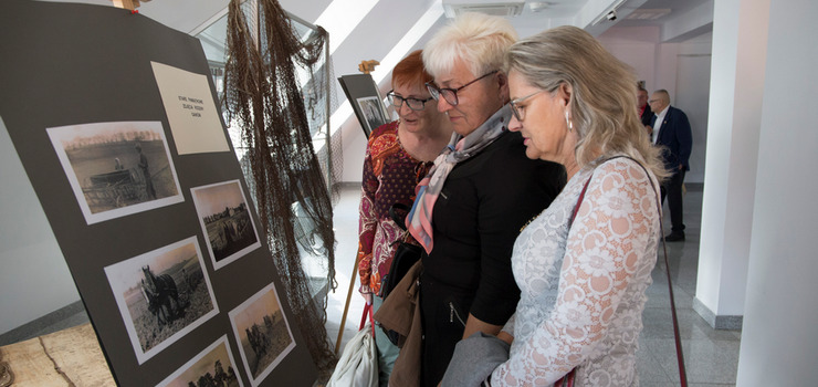"To byli zwykli obywatele, a zarazem bohaterowie". Wystawa w Tolkmicku (zobacz zdjęcia)