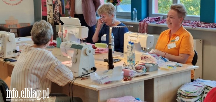 Elbląg: Udało się.! Rekord Polski w najdłuższym szyciu bez przerwy pobity (aktualizacja)