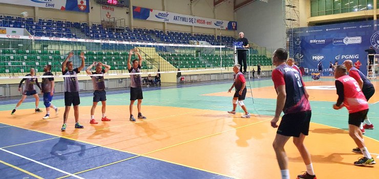 Siatkarze i koszykarze grają z MOSiR-em