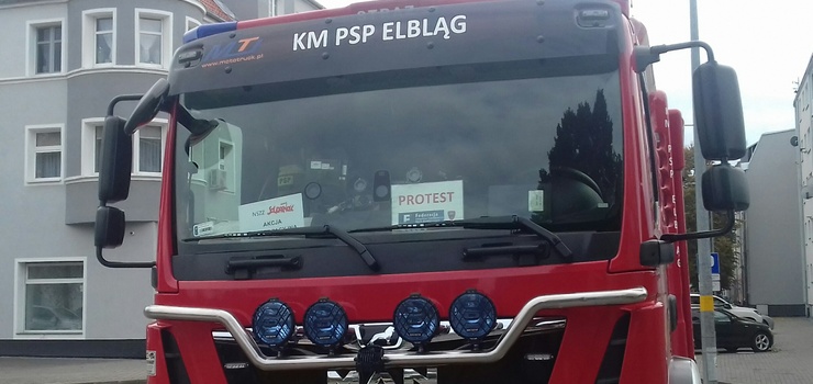 Elbląscy strażacy przyłączyli się do protestu. Mundurowi domagają się podwyżek