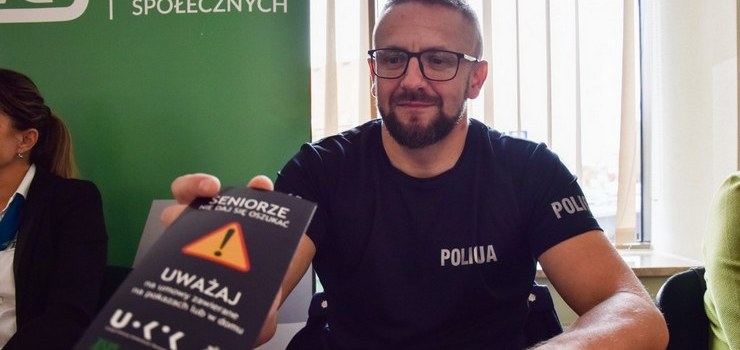 Dzie seniora w ZUS. Policja ostrzegaa przed oszustami