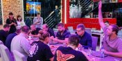 Mateusz Bkowski zjad pizz w 1 min 55 sek!