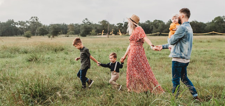 Wyjazd na wakacje z małym dzieckiem – jak się przygotować?