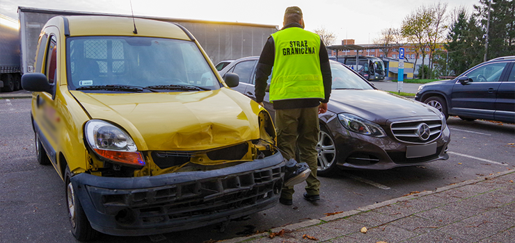 Zderzenie trzech samochodów na Grunwaldzkiej