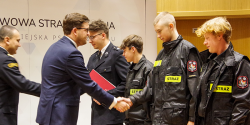 Elblg: Modzieowe druyny poarnicze otrzymay promesy (zobacz zdjcia)