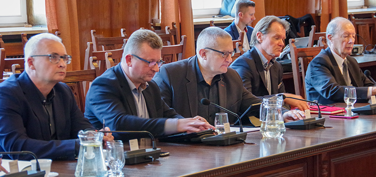 Elbląg: Budżet na 2023 rok przyjęty. "Będziemy borykali się z problemami, chociażby inflacji i cen"