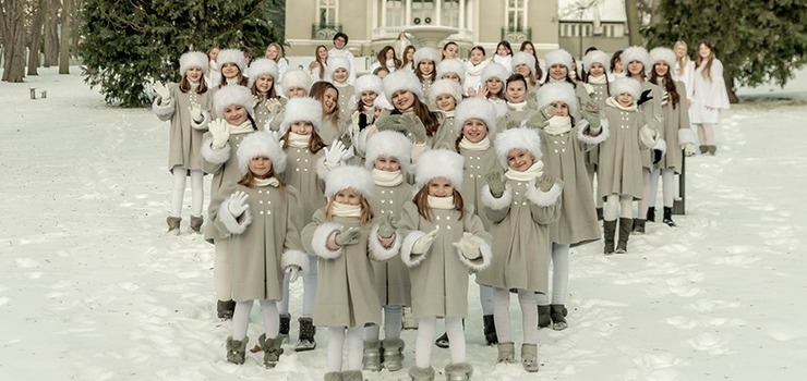 „Pieni o Tobie…”. Koncert Studia Artystycznego Szalone Maolaty