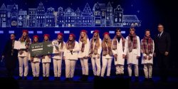 Diamenty zdoby�y Grand Prix festiwalu kol�d