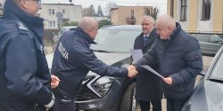 Dwa nowe pojazdy subowe dla Policji w Pasku