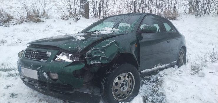 Zderzenie dwóch aut na drodze 507