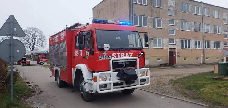 Pożar sadzy w kominie i zalana piwnica