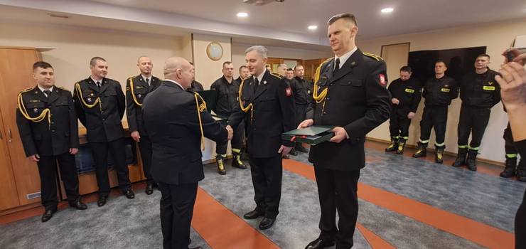 Po kilkunastu latach pożegnali się ze służbą w Państwowej Straży Pożarnej