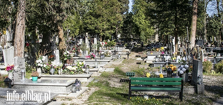 Elbląg: Policjanci zatrzymali 50-latka, który okradał groby
