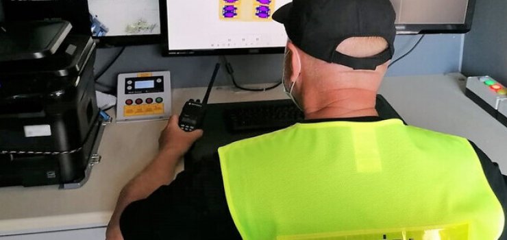 Nielegalny przewóz odpadów w ciężarówce na S7